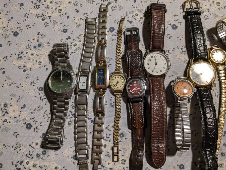 11 vintage / gamla armbandsur