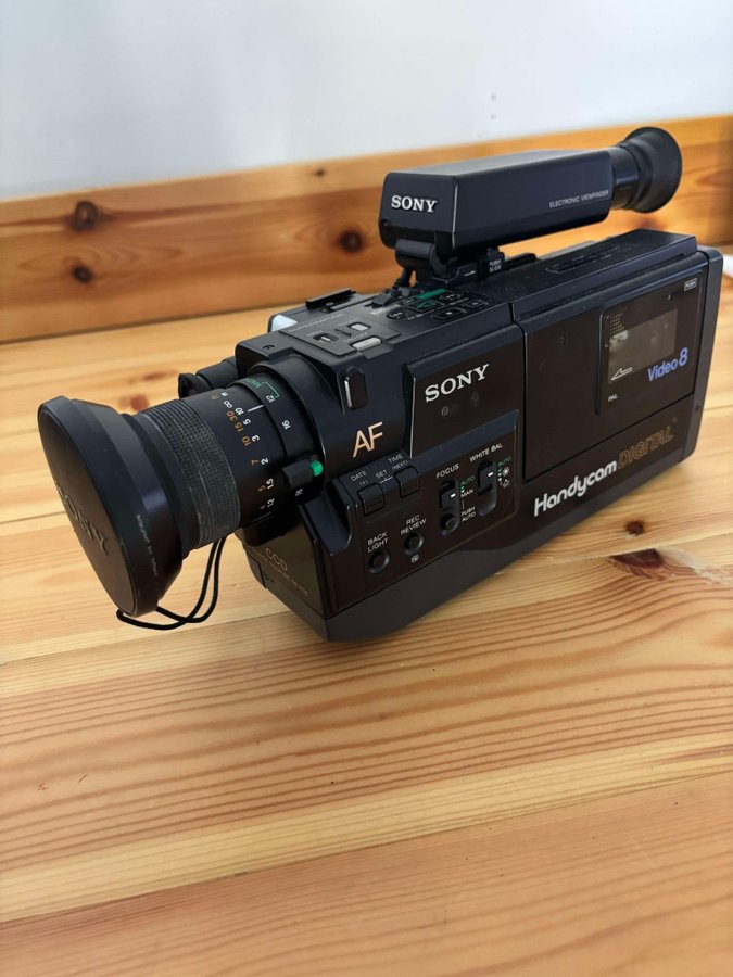 Sony Handycam Video 8 Kamera. NOT TESTED!