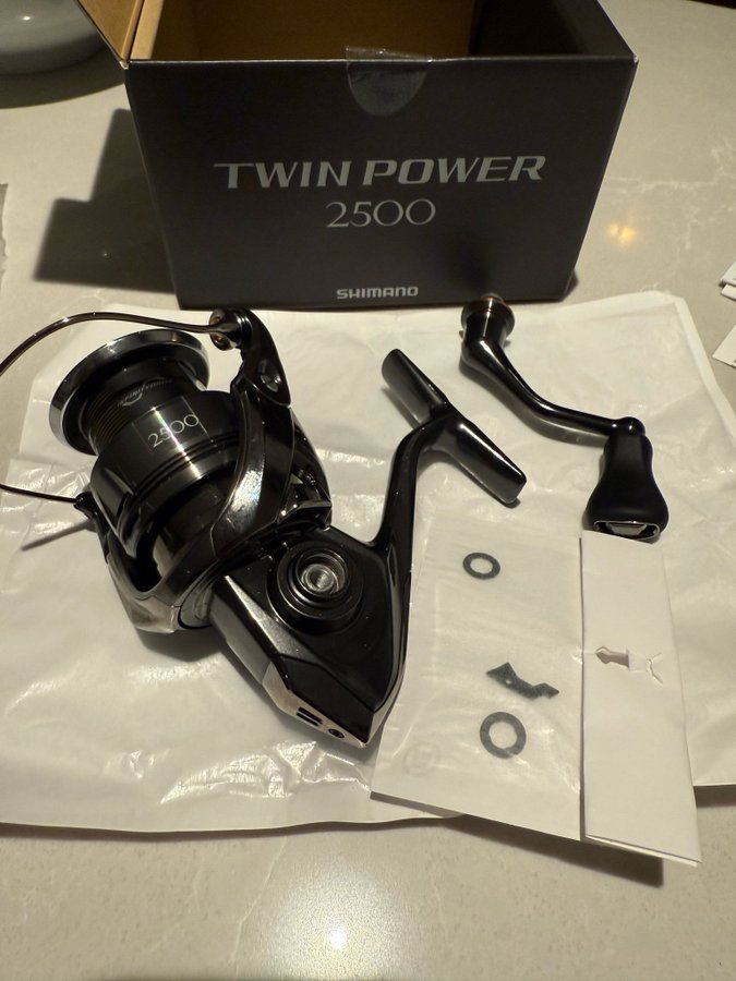 Shimano Twin Power FE 2500