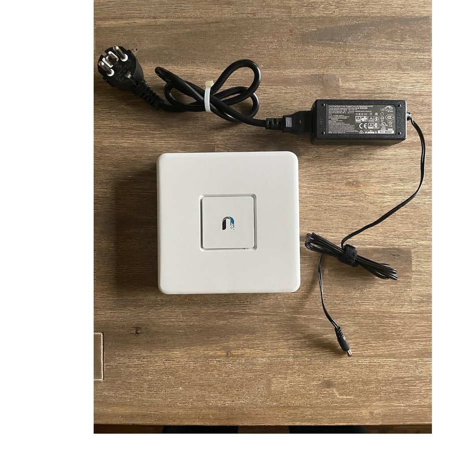 Ubiquity - UniFi Security Gateway USG