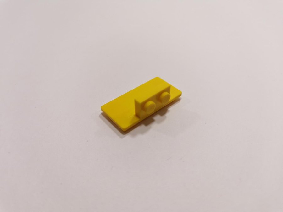 Lego - bracket - platt - modifierad - 1x2 / 2x4 - part 93274 - gul