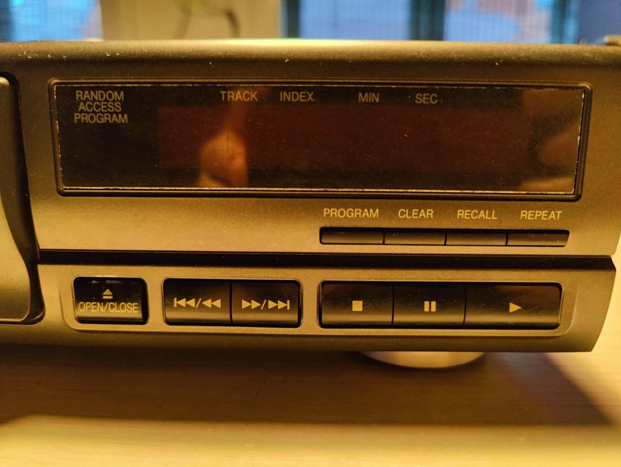 Technics Compact Disc Player SL-PG390 - Ej Testad, Säljes i Befintligt Skick