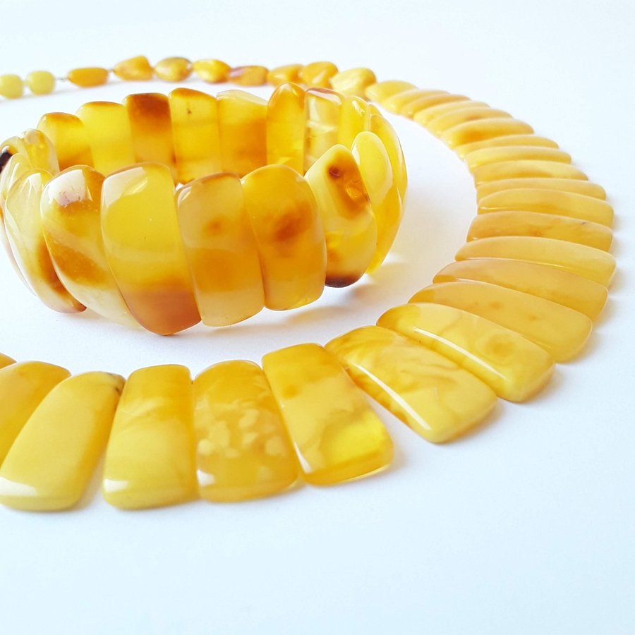 Yellow Baltic amber gemstone jewelry set: stretchy bracelet and collar necklace