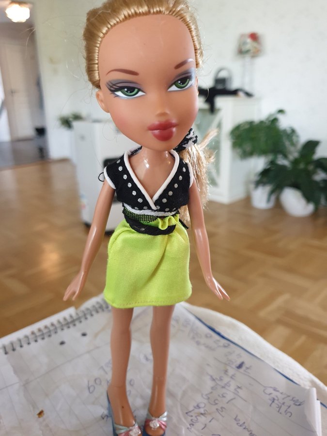 Bratz docka med tillbehör