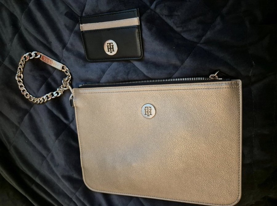 Tommy Hilfiger chain purse och korthållare