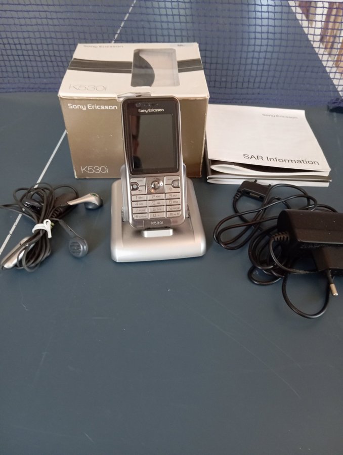 Sony Ericsson K530i i originalförpackning