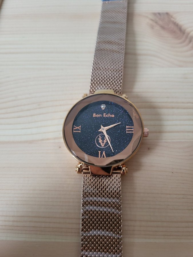 Bon Echo armbandsur roséguld förgylld utrop 99kr!