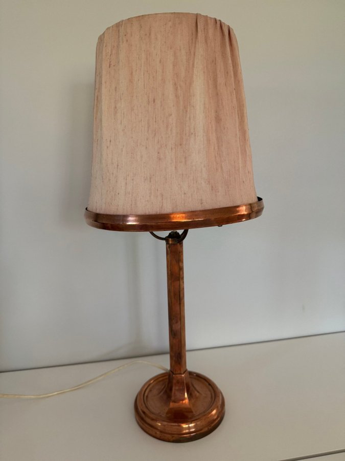 Fin vintage lampa i koppar