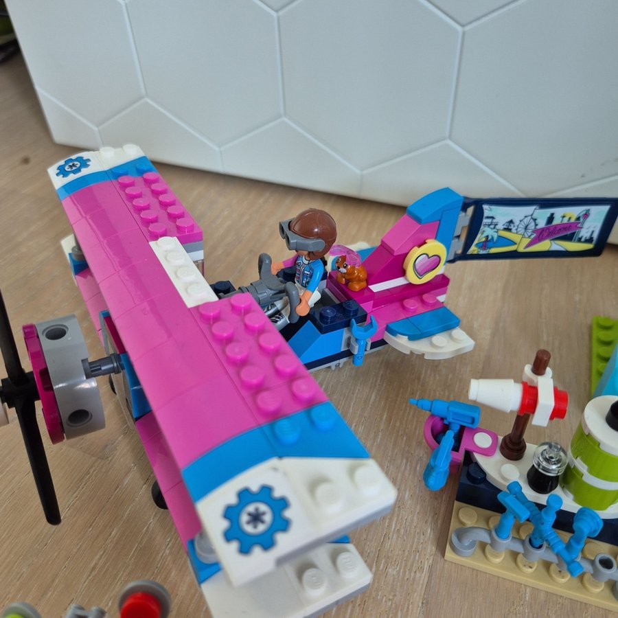 LEGO Friends 41343 Heartlakecity flygtur