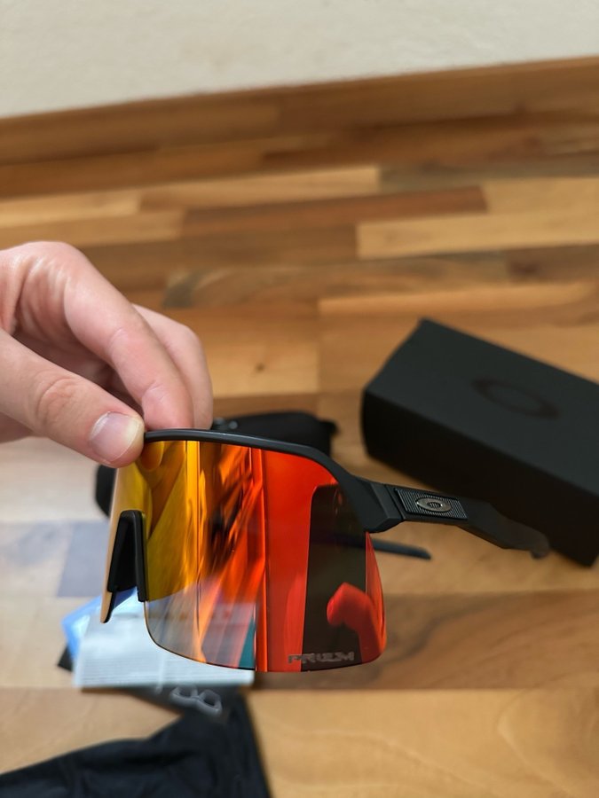 Oakley Sutro Lite