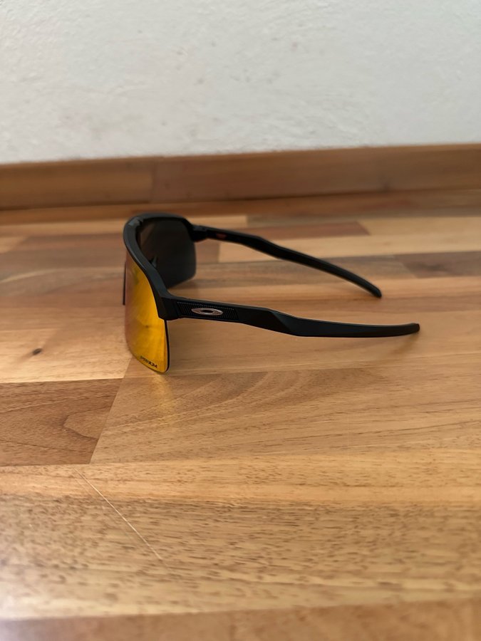 Oakley Sutro Lite