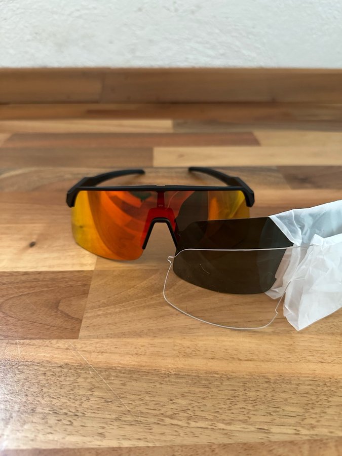 Oakley Sutro Lite