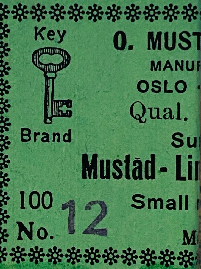 MUSTAD nr12 Qual 3100 A  100 st kvalitetskrokar i sin original ask! Med ögla