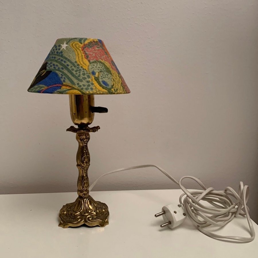 Vintage Bordslampa i Mässing med Tygskärm Anakreon Josef Frank Svenskt Tenn