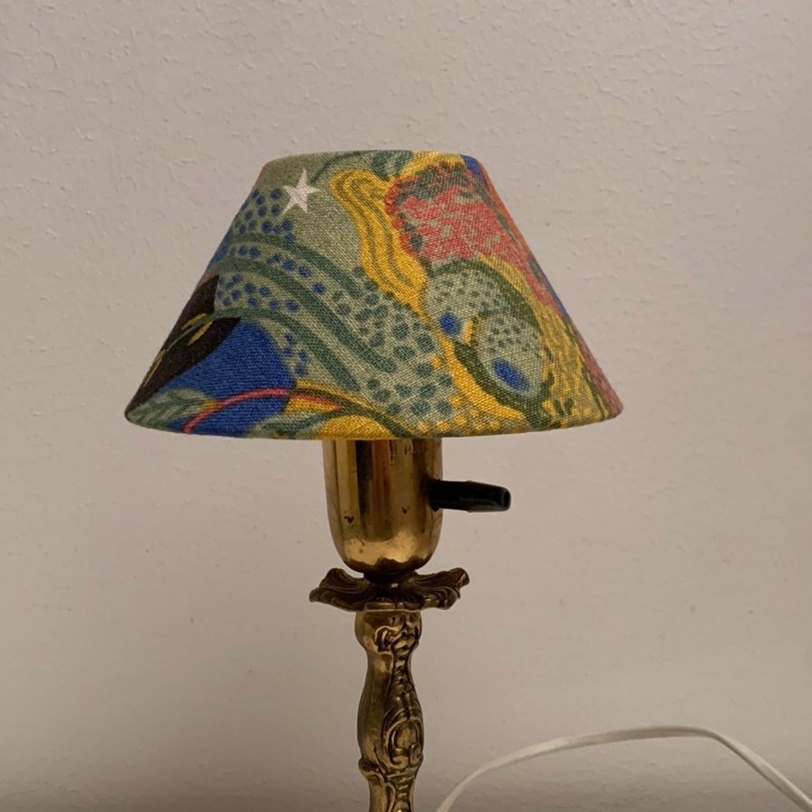 Vintage Bordslampa i Mässing med Tygskärm Anakreon Josef Frank Svenskt Tenn