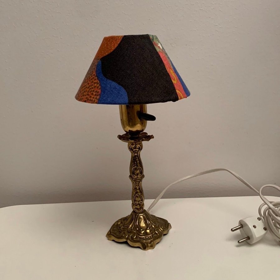 Vintage Bordslampa i Mässing med Tygskärm Anakreon Josef Frank Svenskt Tenn