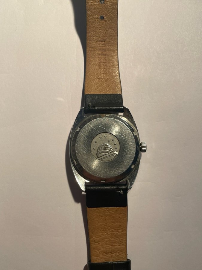 Omega Constellation C-shape