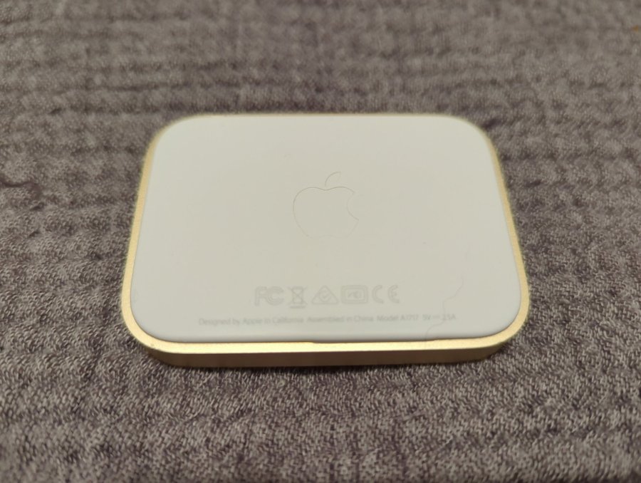 iPhone Lightning Dock - Gold i nyskick