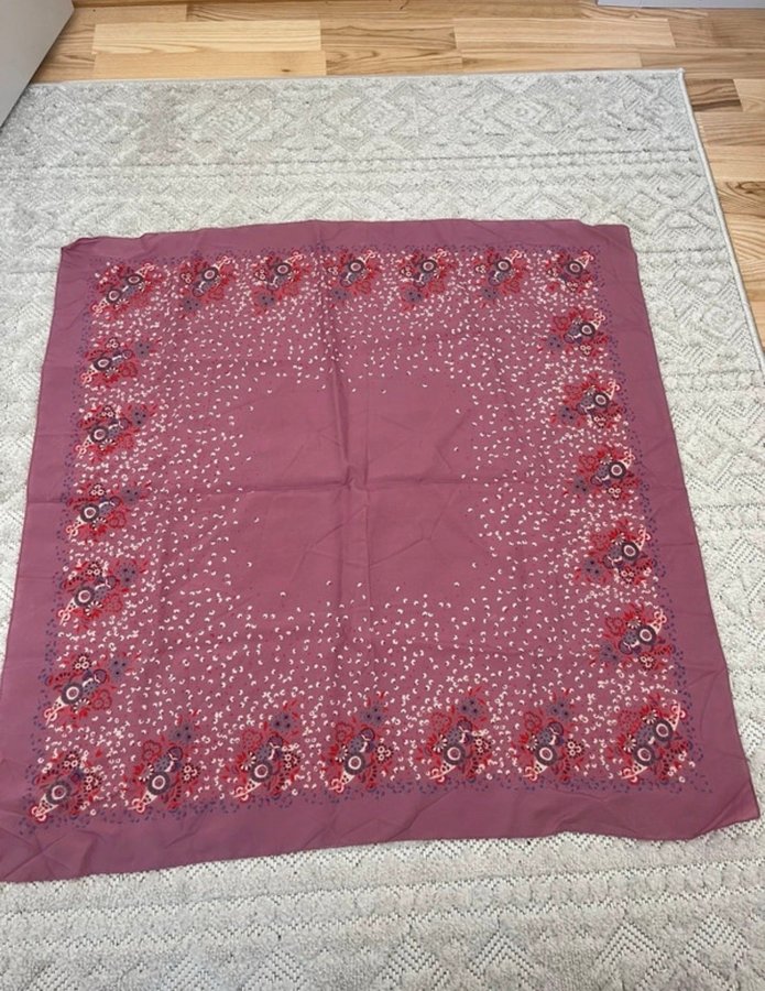 Rosa scarf, blommig 75x75cm