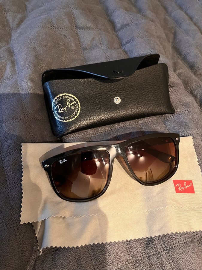 Ray ban