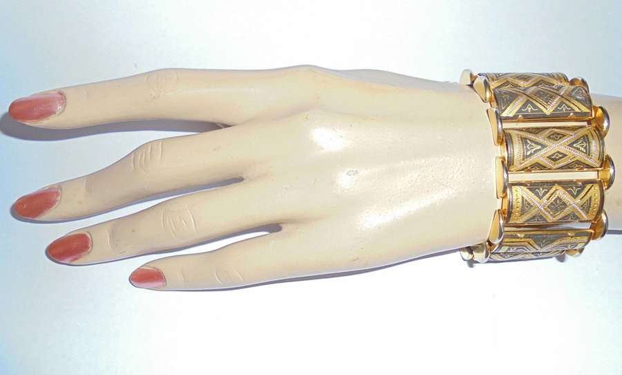 armband i metall vintage orientalisk