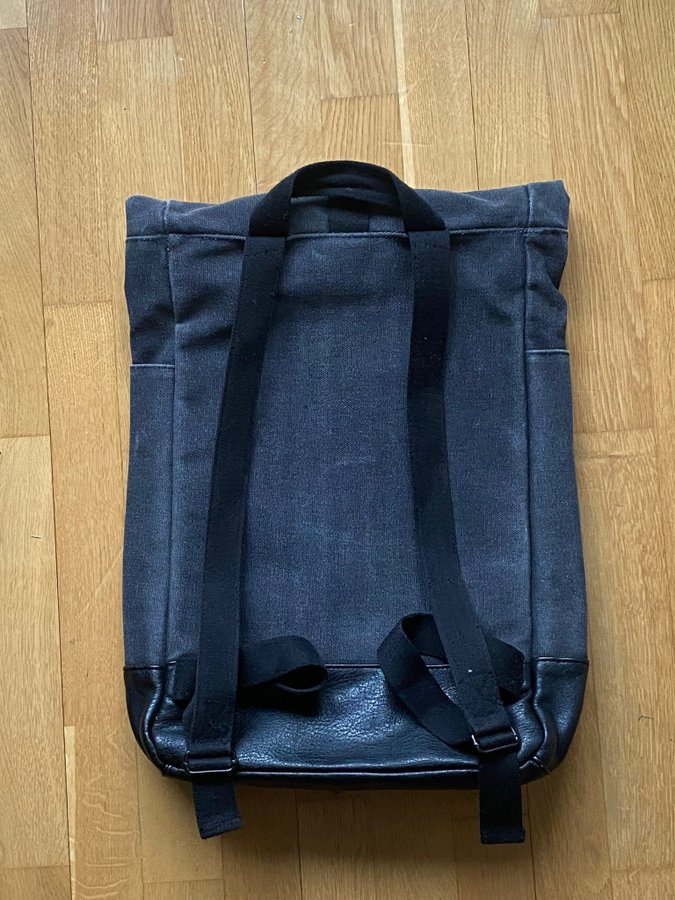 Vintage Gray  Black Backpack / Svart  Grå Ryggsäck