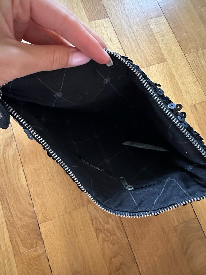 Pouch, svart kuvertväska, fint skick