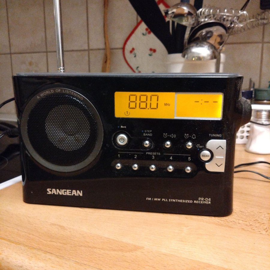 Sangean PR-D4 Radio