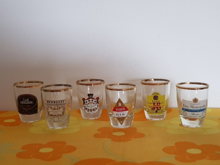 Retro vintage, 6 st snapsglas med motiv