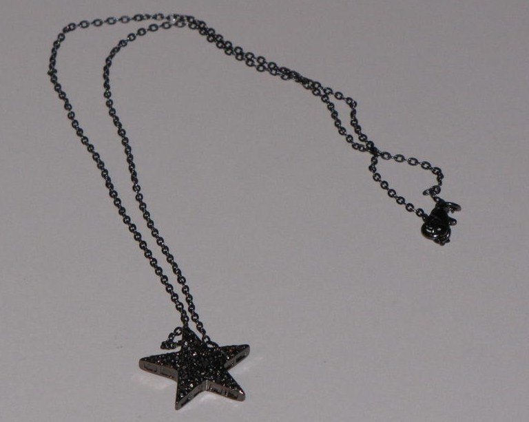 NYTT svart halsband stjärna skimrande stenar modernt unik fin present julklapp
