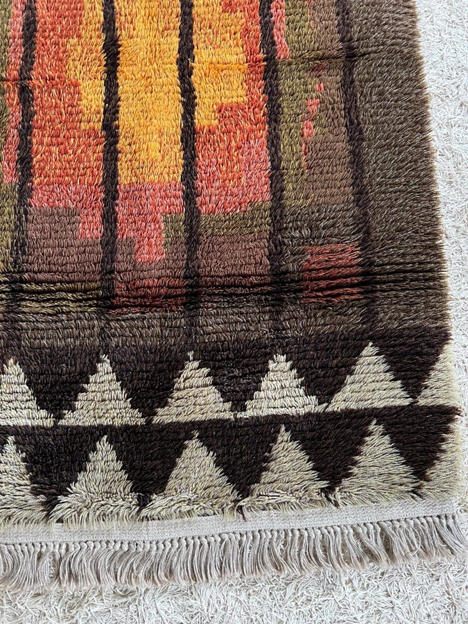 Vintage hand woven rya rug