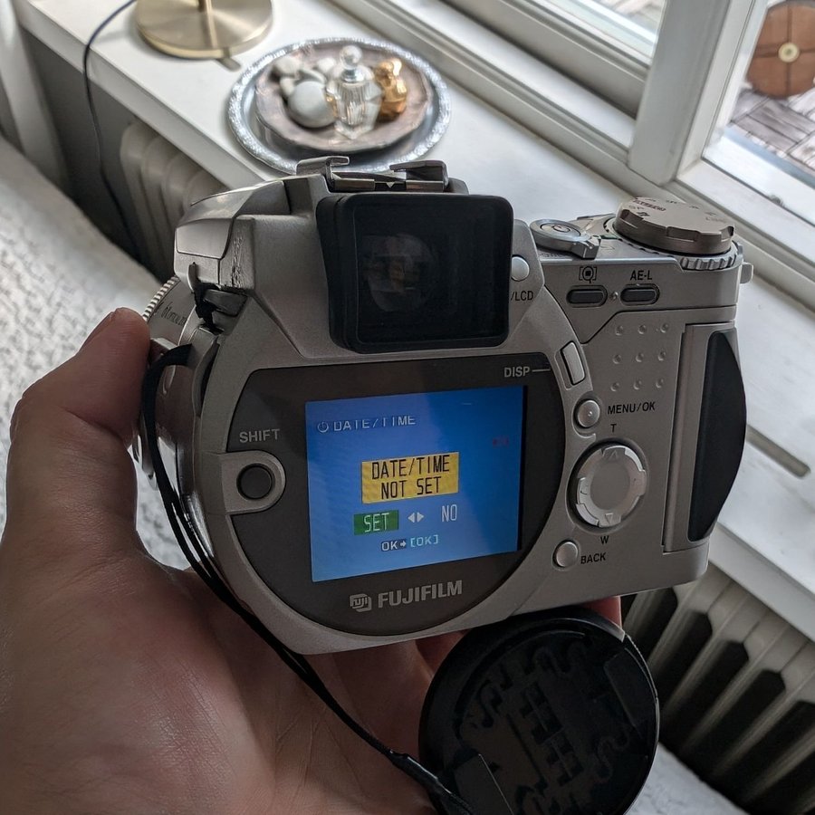 FUJIFILM FINEPIX 4900 [CCD Sensor]