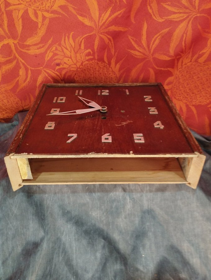 Art deco: antique square wooden mechanical wall clock