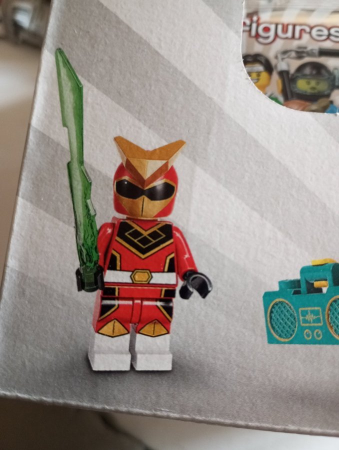 Lego minifigures series 20 Super warrior oöppnad!