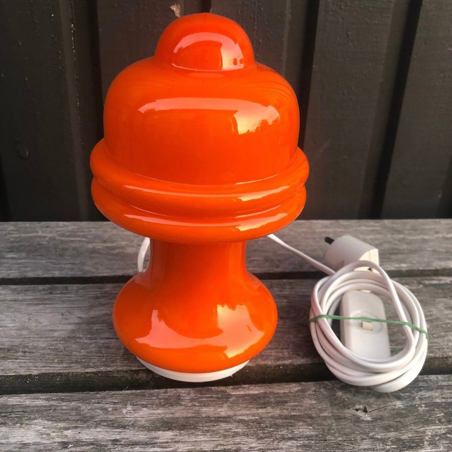 Orange retro bordslampa