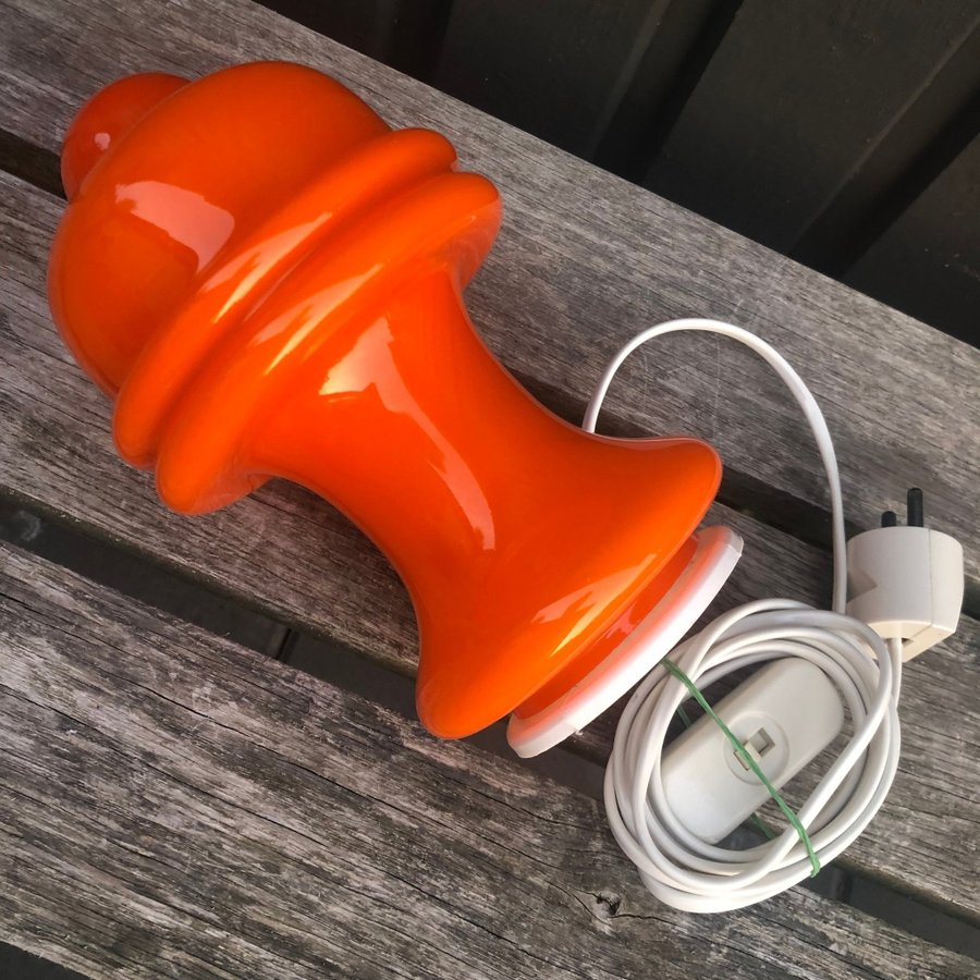 Orange retro bordslampa