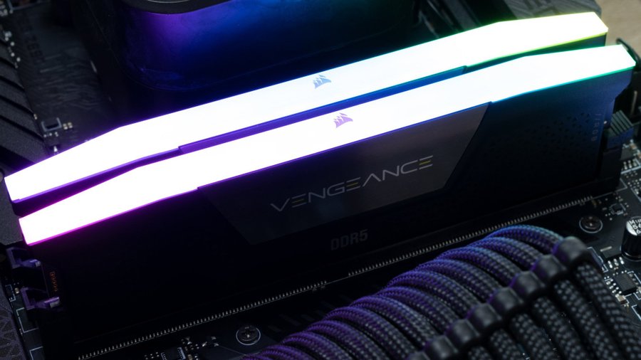 Kort auktion! Corsair 2x16GB DDR5 6000MHz Vengeance RGB