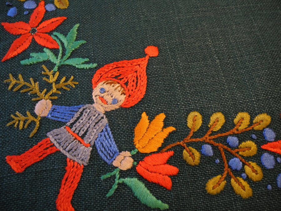 Charmig färgstark julduk * broderi * * JUL * * 60-tals vintage retro hantverk *