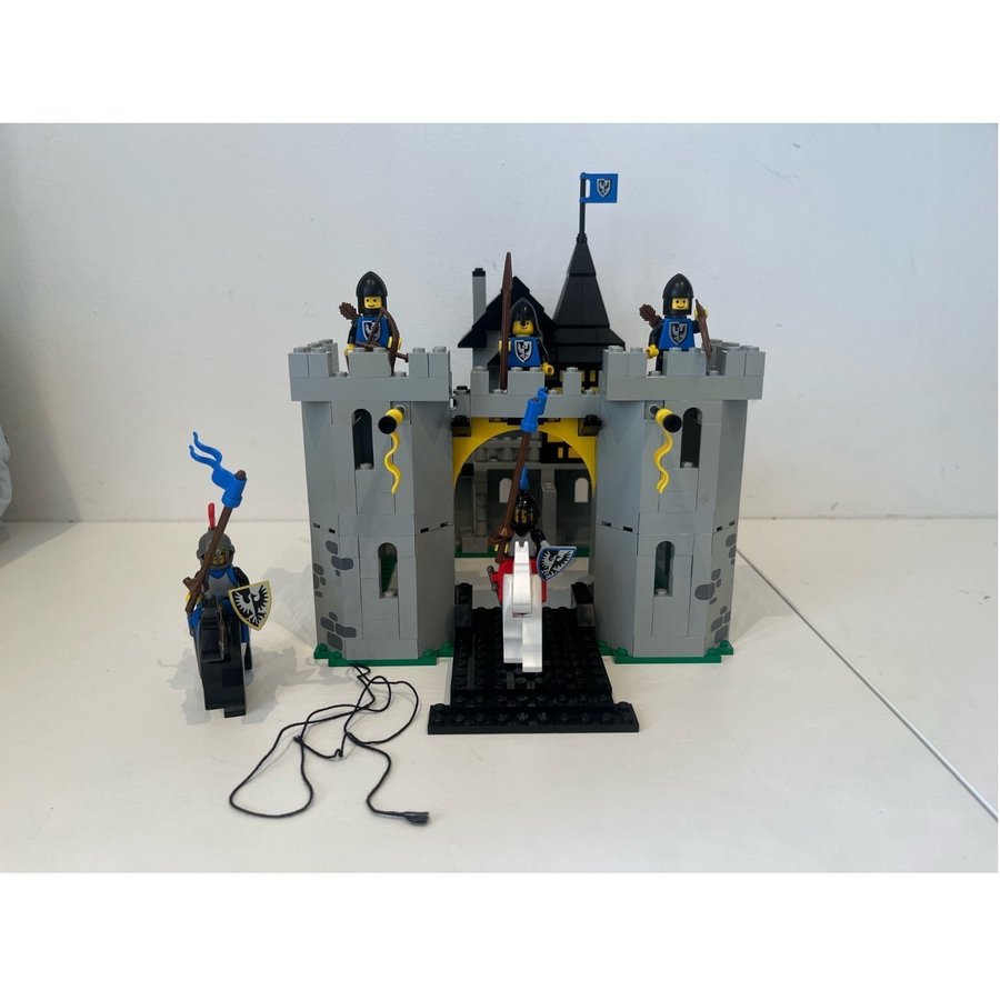 LEGO Castle 6074 - Black Falcon’s Fortress