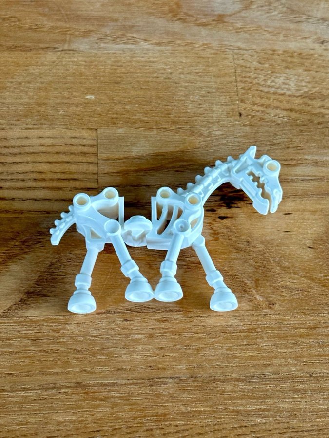 LEGO Castle ”White Horse, Skeletal / Skeleton”