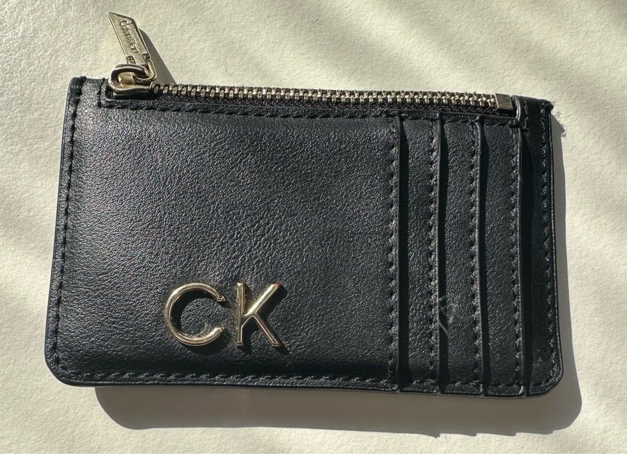 Calvin Klein svart korthållare