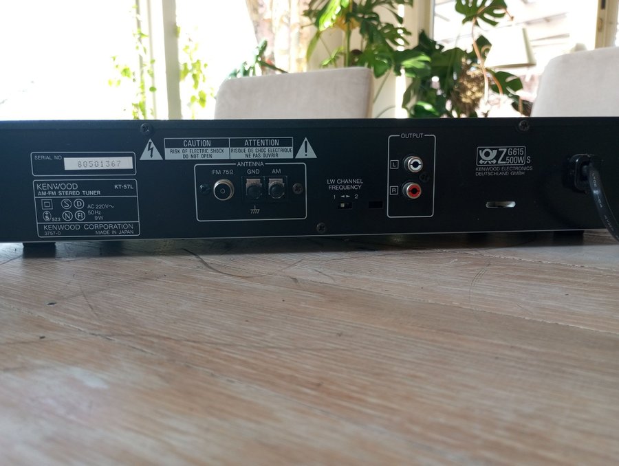 Kenwood KT-57L Stereo Synthesizer Tuner