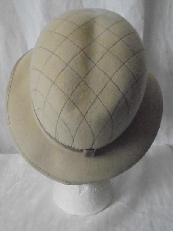 hatt beige hatt vintage