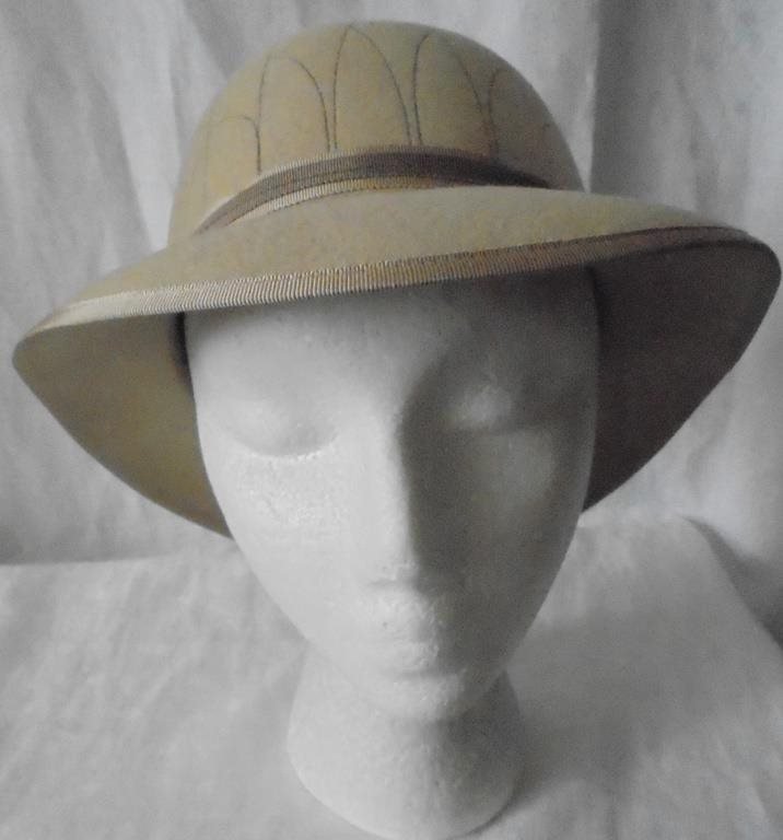 hatt beige hatt vintage