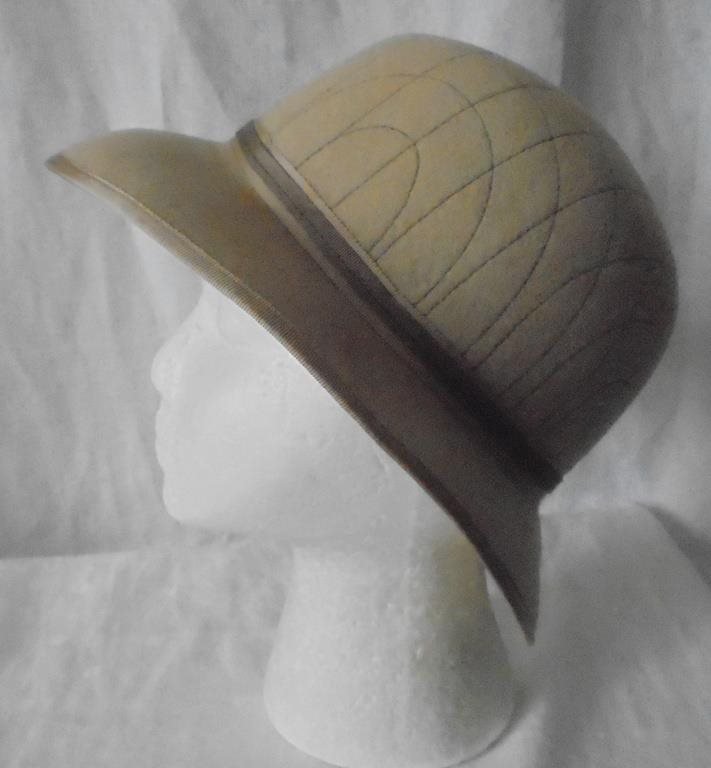 hatt beige hatt vintage