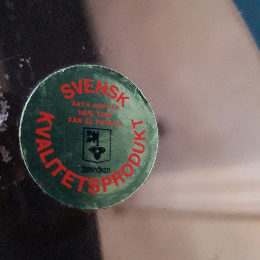 Kopparask/Sockerask med lock. Märkt med "Svensk Kvalitetsprodukt" /"Äkta Koppar"