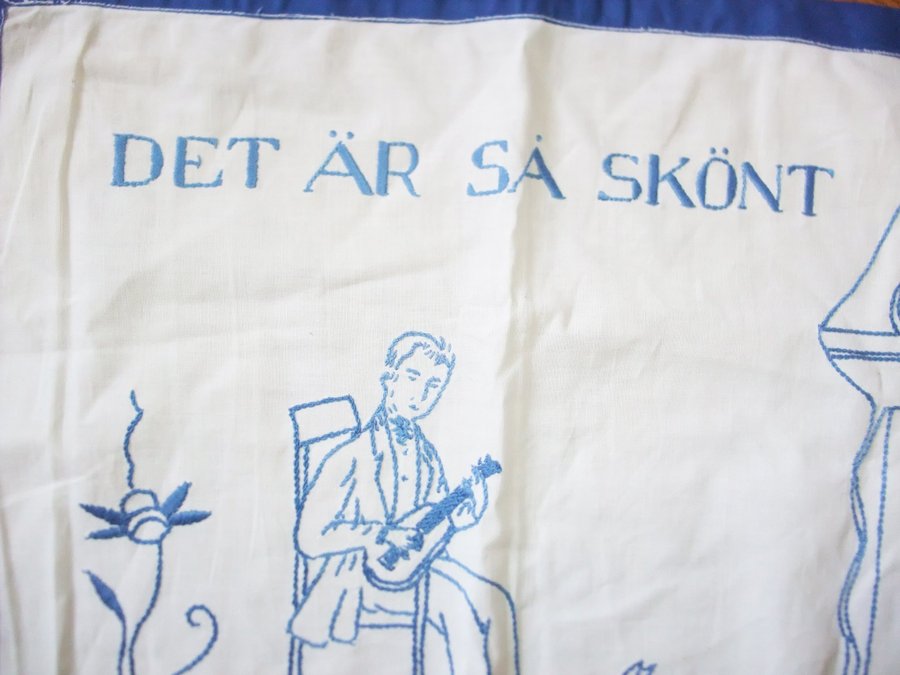 Bonad väggbonad broderi 30-tal 40-tal HEMMETS VÄRLD handarbete vintage retro