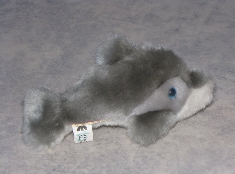 Grå vit delfin nyckelring mjukdjur gosedjur mjukis len söt barn present