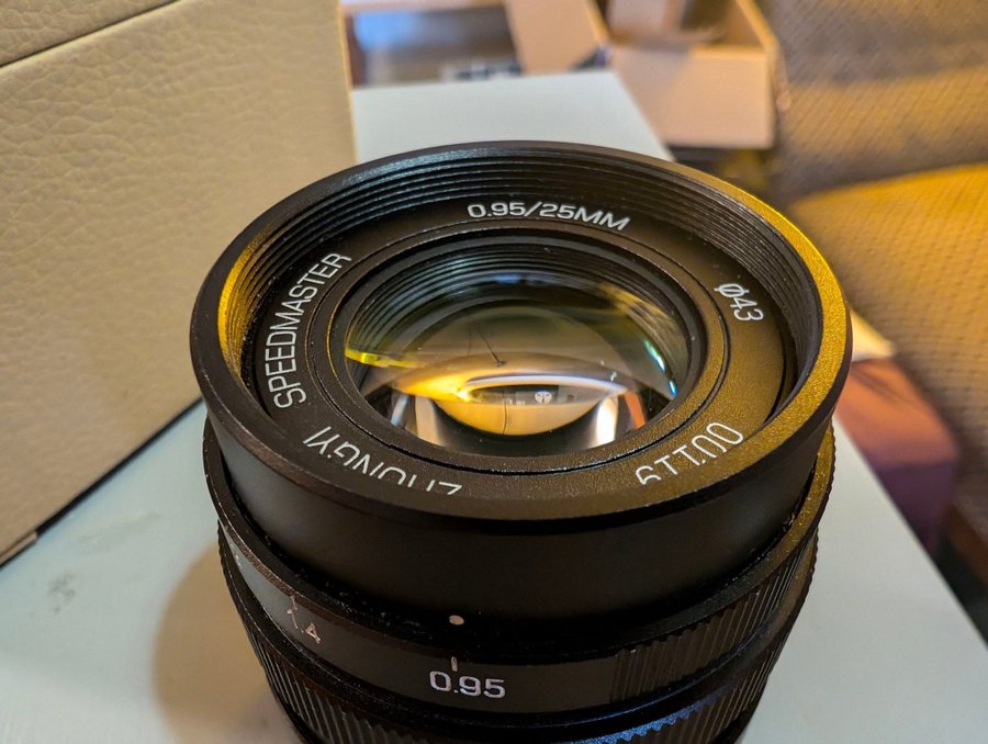 Mitakon Speedmaster 25mm f/095 för MFT