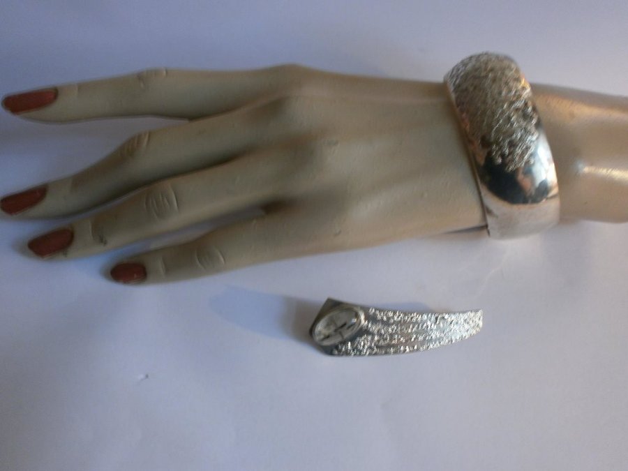 armband och brosch i silverGustaf Fors